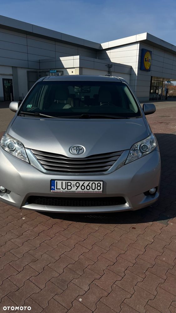 Toyota Sienna 3.5 V6 XLE AWD - 1