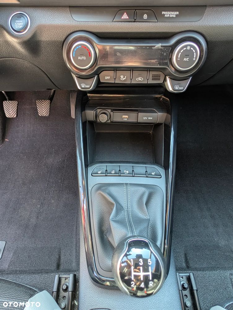 Kia Stonic 1.2 L Business Line - 26