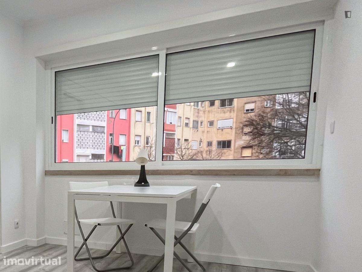 Quarto - localizado em Amadora Lisbon - Grande imagem: 5/18