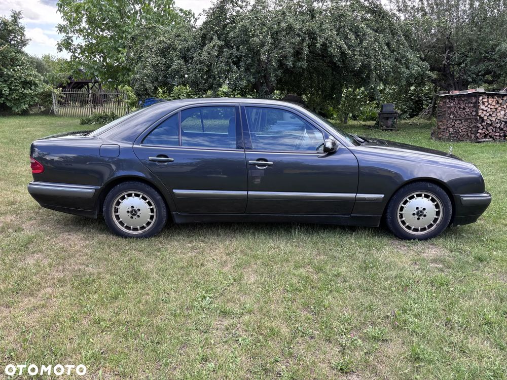 Mercedes-Benz Klasa E - 4