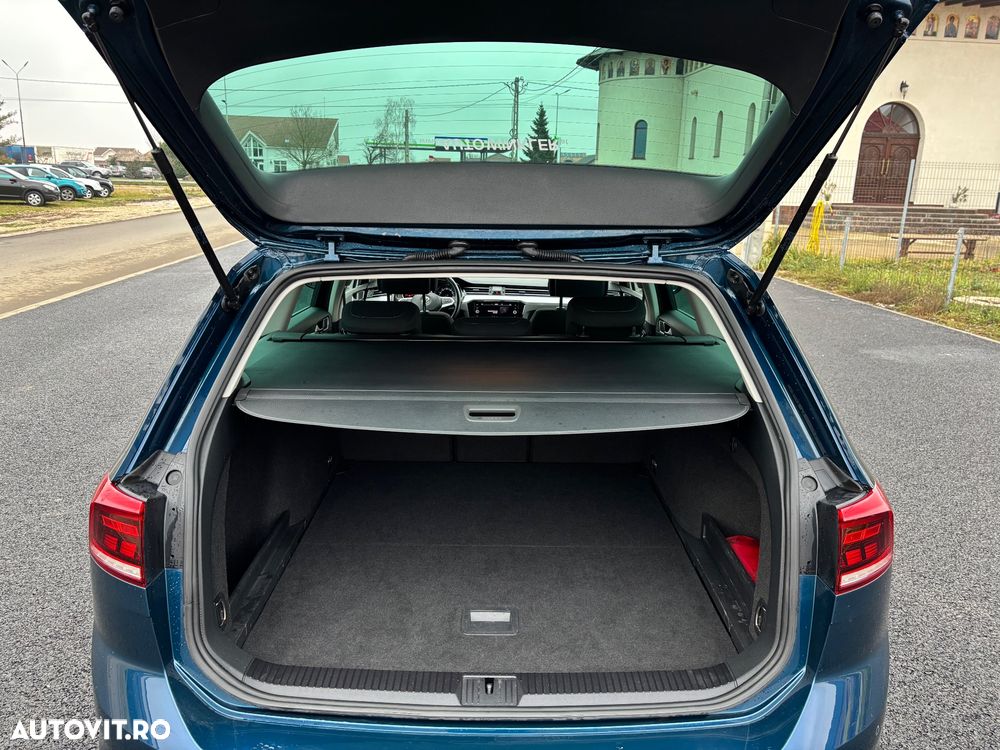 Volkswagen Passat Variant 2.0 TDI (BlueMotion Technology) Comfortline - 11