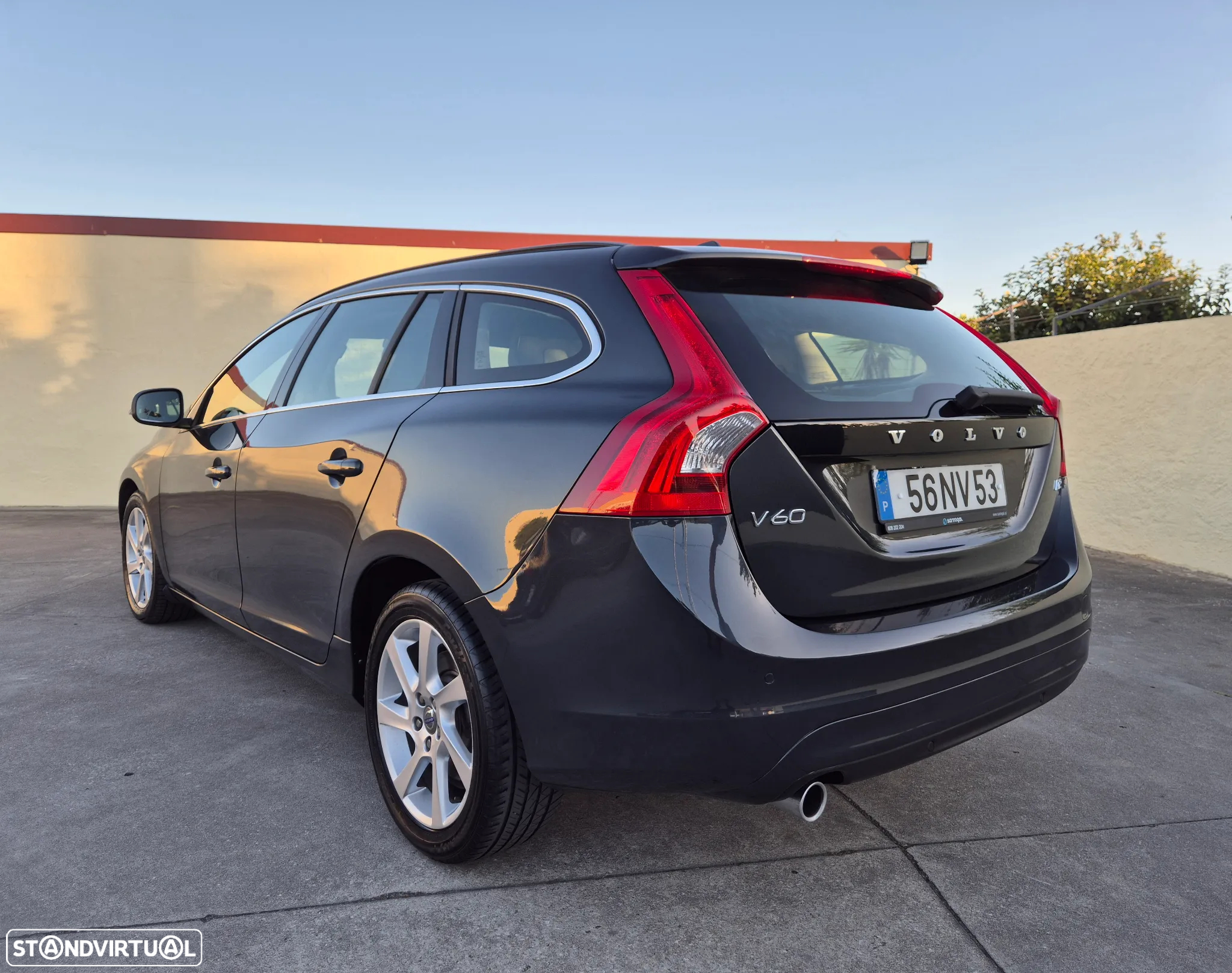 Volvo V60 1.6 D2 Momentum Eco Powershift - 18