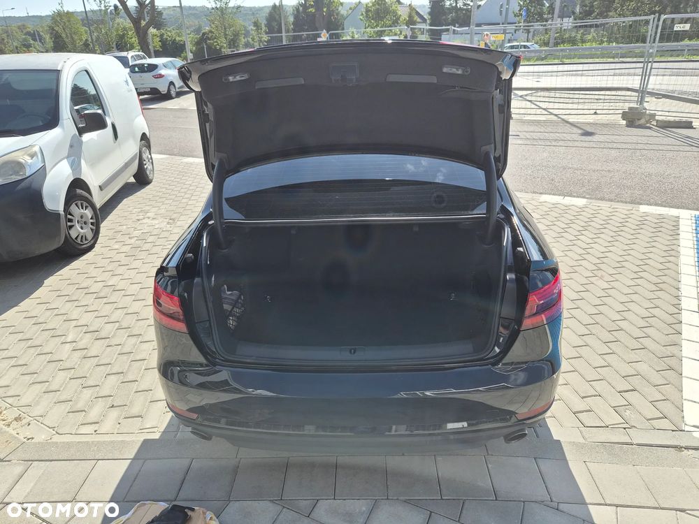 Audi A4 Limousine - 16