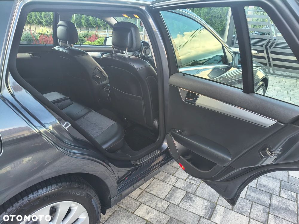 Mercedes-Benz Klasa C 180 Kompressor BlueEFFICIENCY Avantgarde - 14