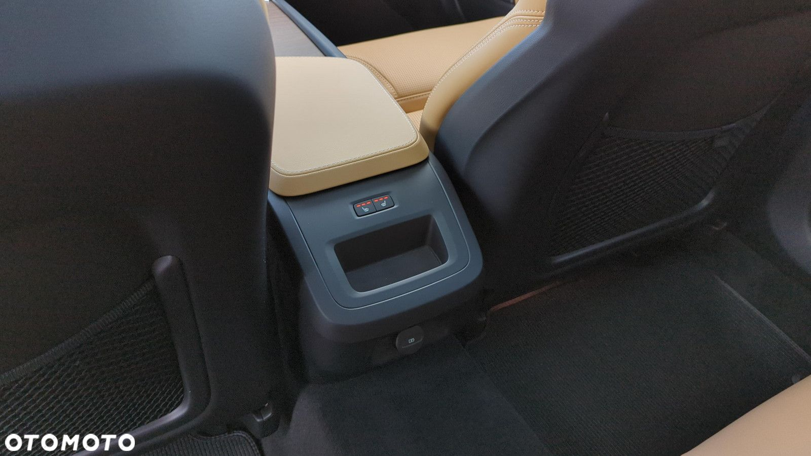 Volvo V90 Cross Country - 22