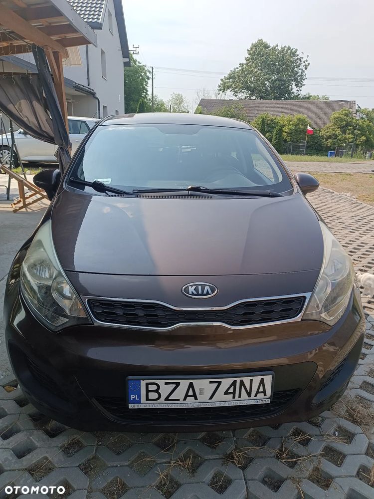 Kia Rio 1.4 L - 3
