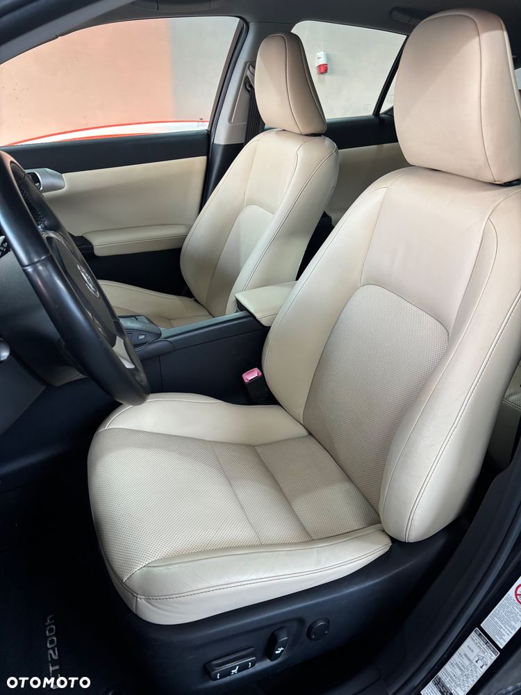 Lexus CT 200h Prestige - 20
