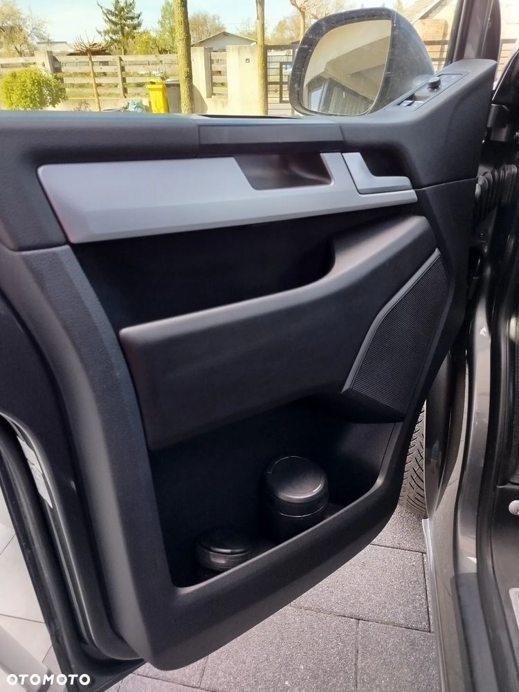 Volkswagen Multivan - 7