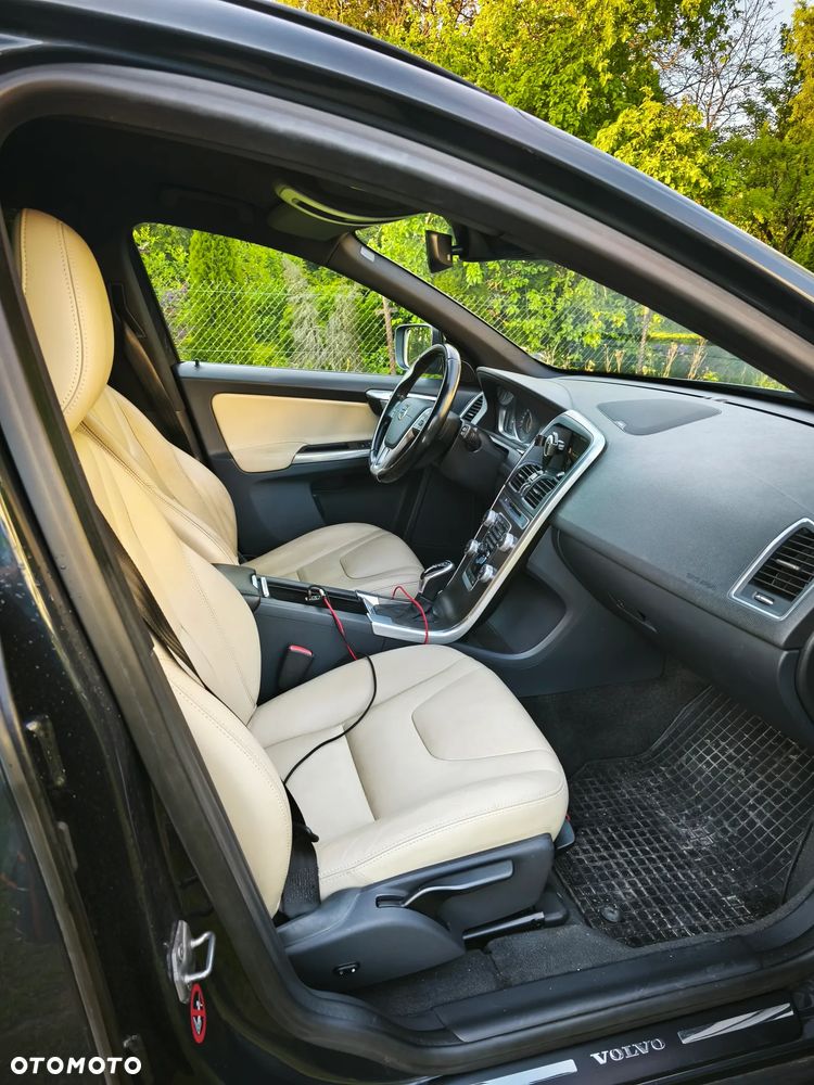 Volvo XC 60 D4 Drive-E Momentum - 5