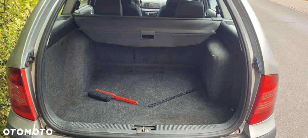 Skoda Octavia 1.6 Tour - 9