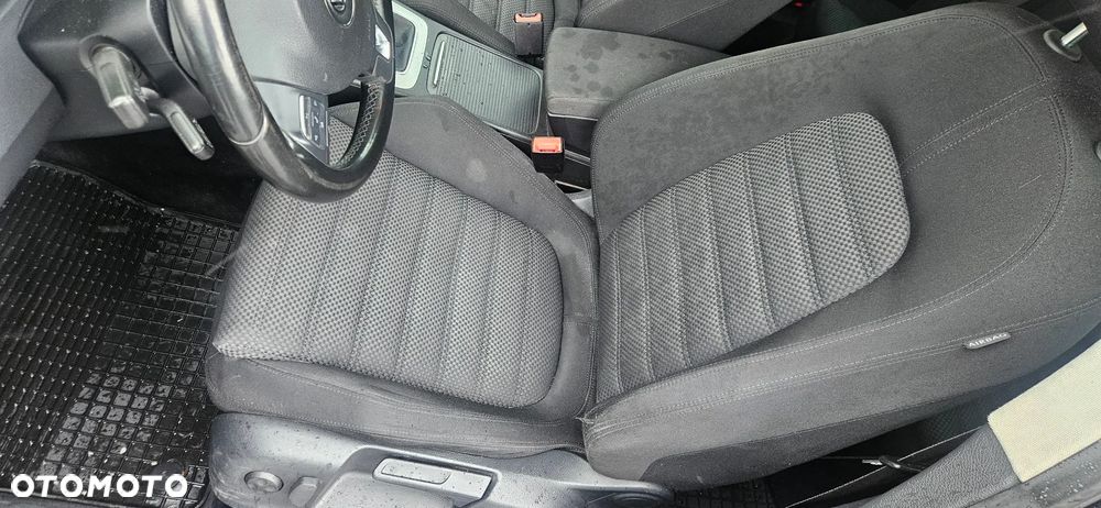 Volkswagen Passat 1.6 TDI DPF BlueMotion Technology Comfortline - 18
