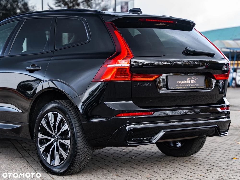 Volvo XC 60 B4 D AWD Plus Dark - 12