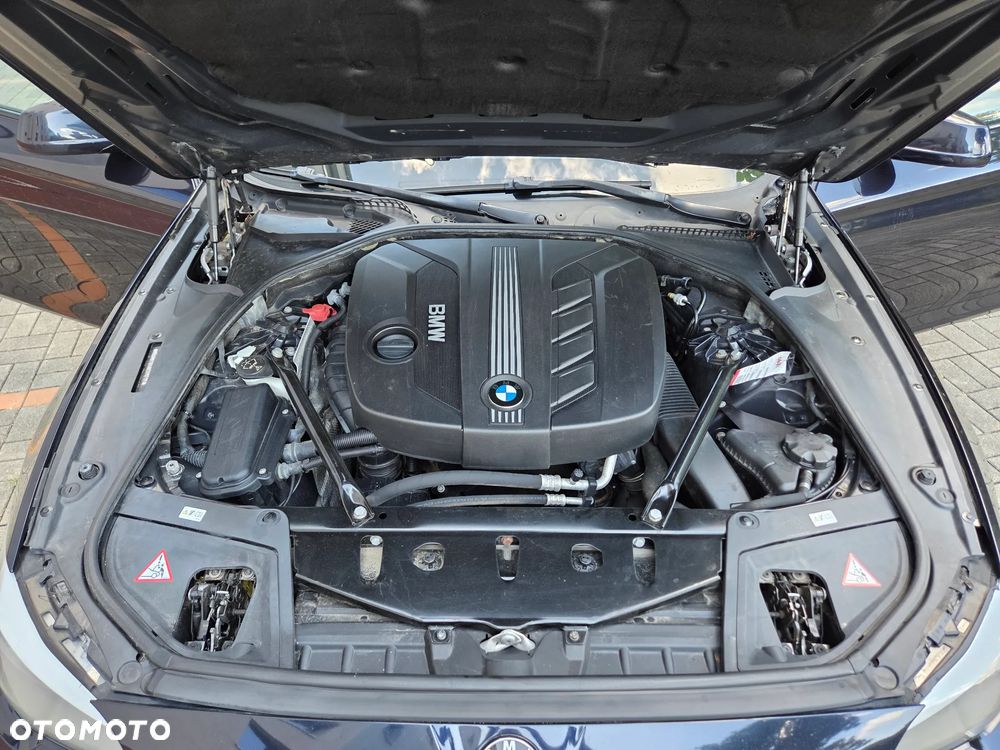 BMW Seria 5 520d Sport-Aut - 37