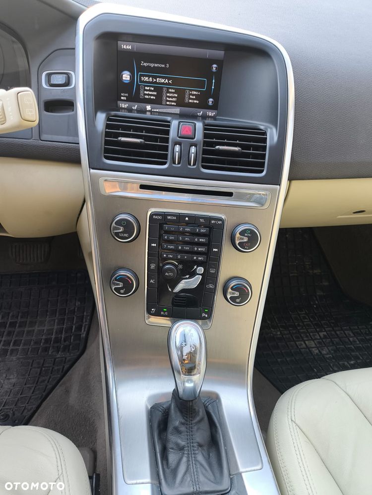 Volvo XC 60 T6 AWD Summum - 8