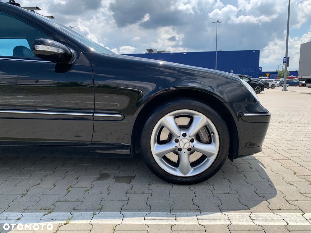 Mercedes-Benz Klasa C 350 T Avantgarde 4-Matic - 18