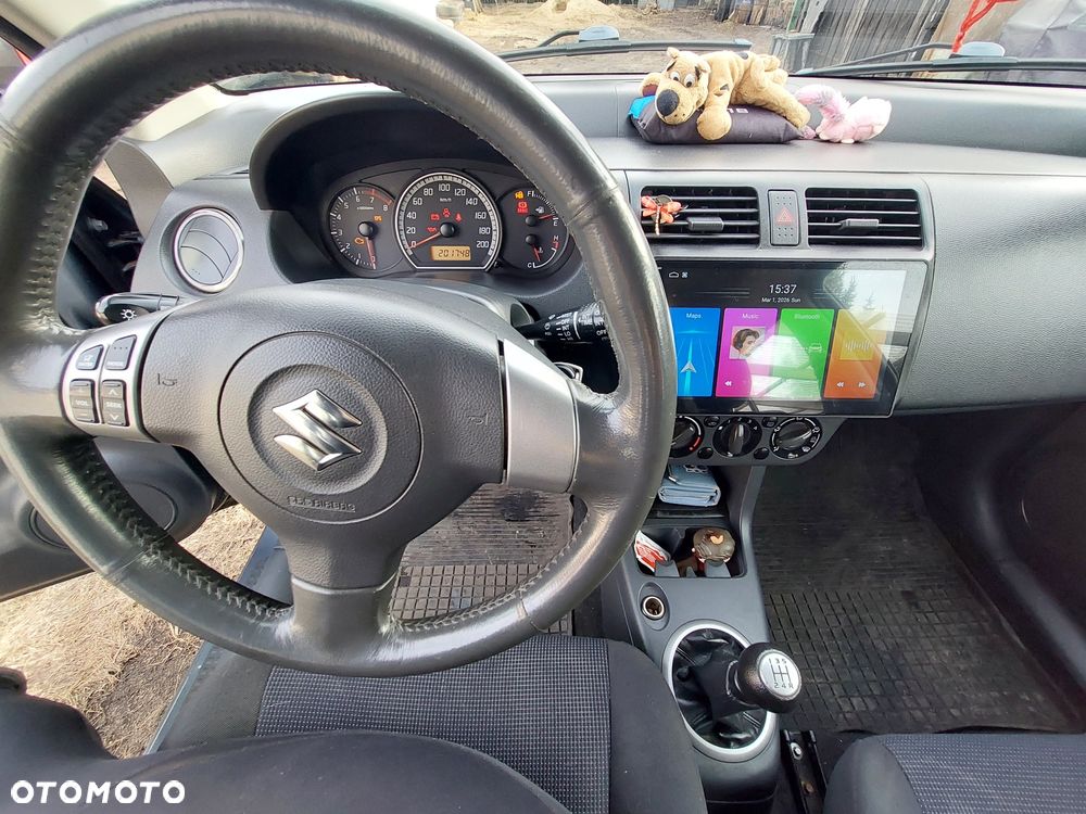 Suzuki Swift - 3