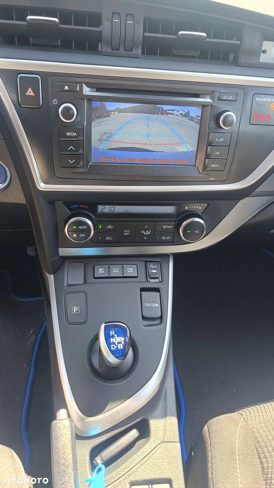 Toyota Auris 1.8 HSD Luna - 23