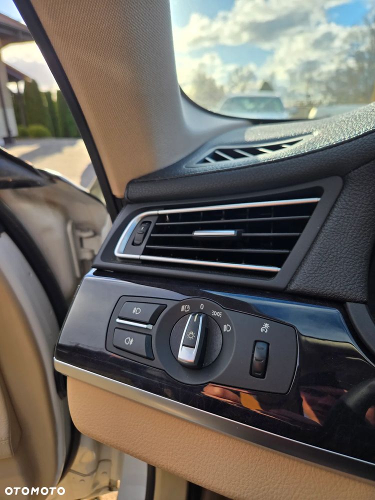 BMW Seria 7 740i - 33
