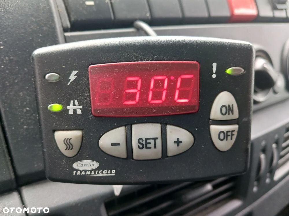 Iveco EUROCARGO 100E18 E5 2013r 277 tyś km KLIMA SALON Izoterma Chłodnia Mroźnia - 7