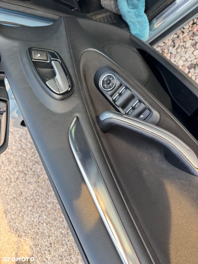 Ford S-Max - 12