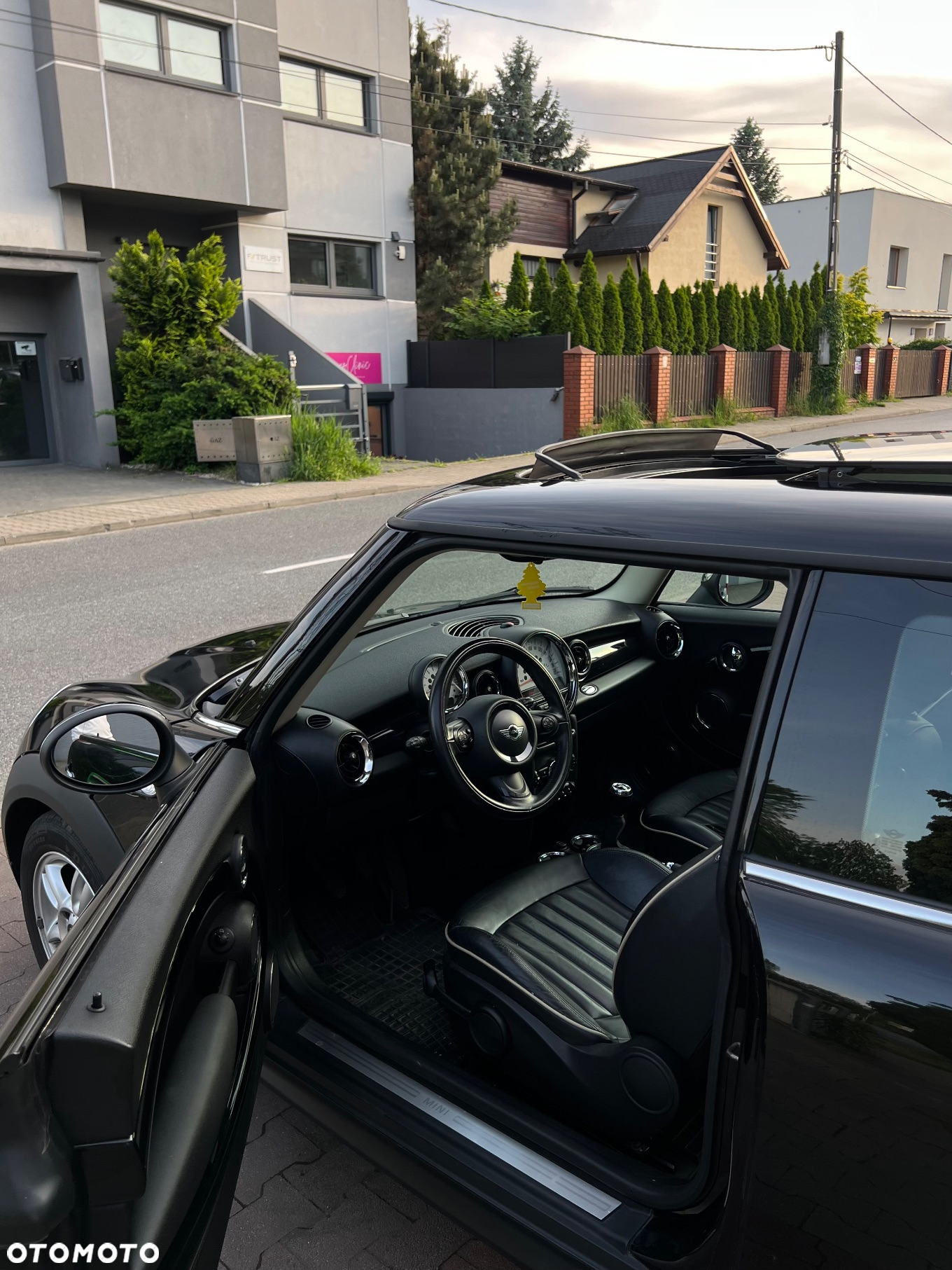MINI ONE - 19