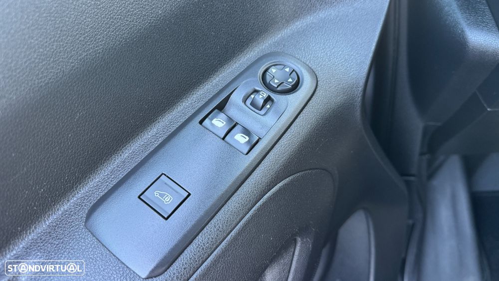 Peugeot e-Partner 50 KWh Premium - 29