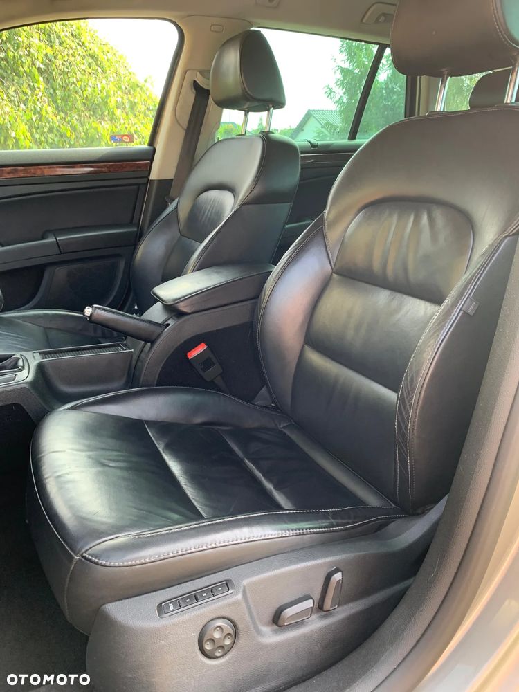 Skoda Superb 2.0 TDI 4x4 Elegance - 26