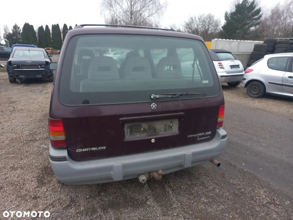 Chrysler Voyager 2.5 benzyna 95r wszystkie części - 3