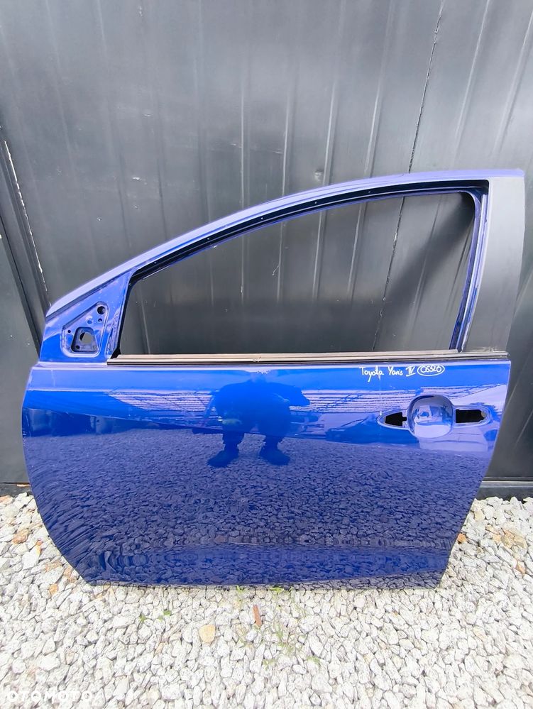 TOYOTA YARIS DRZWI PRZEDNIE LEWE POZNAŃ GIEŁDA