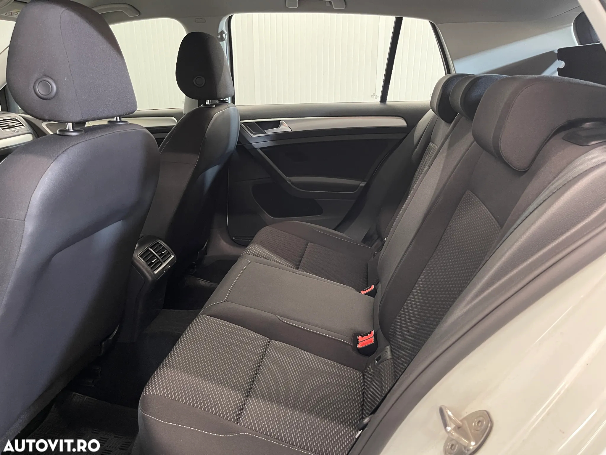 Volkswagen Golf 1.6 TDI Trendline - 11