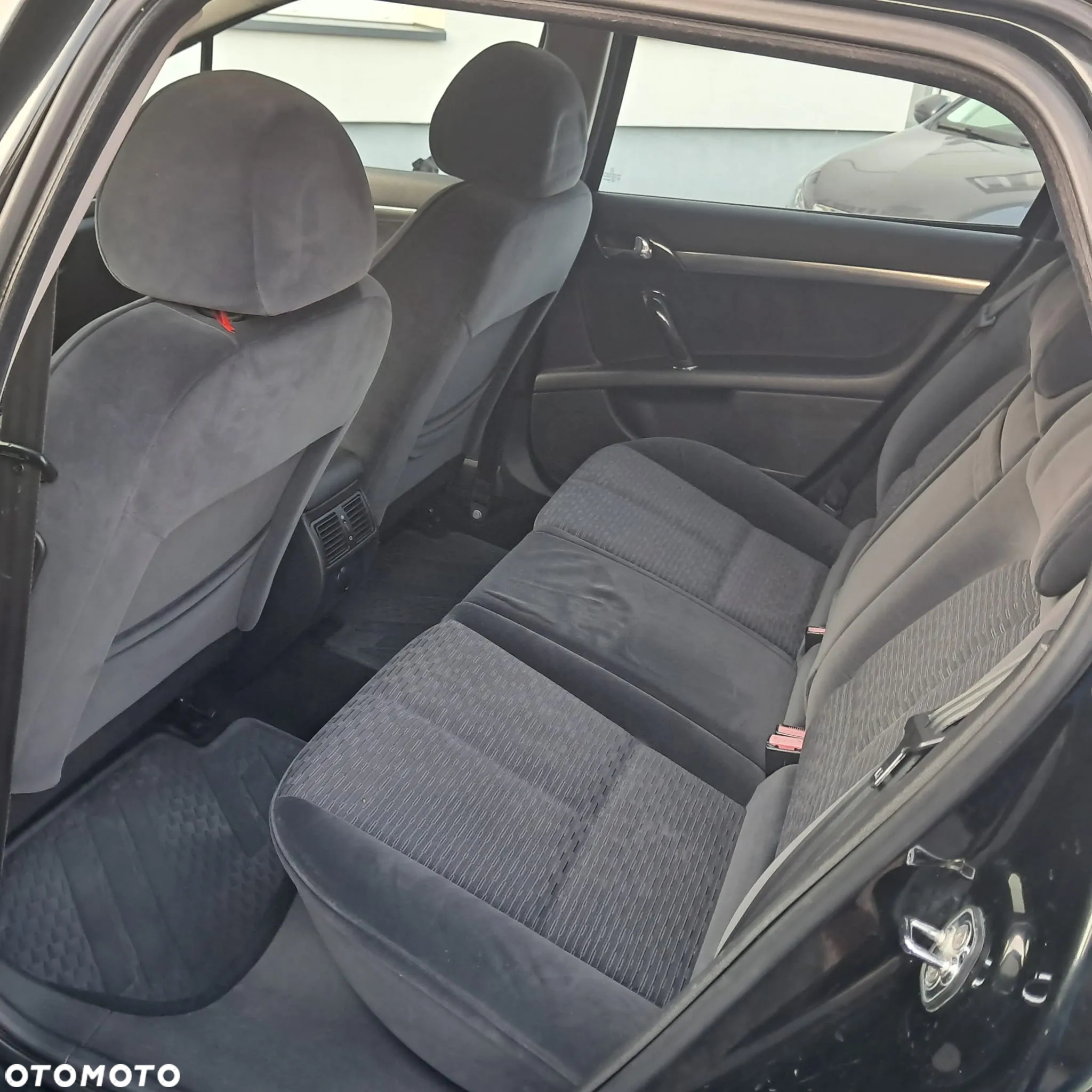 Peugeot 407 - 11