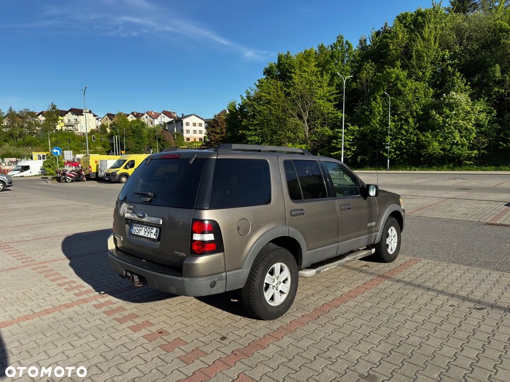 Ford Explorer 4.0 AWD - 2