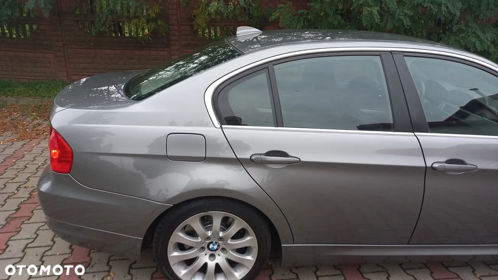 BMW Seria 3 335d DPF Edition Exclusive - 21