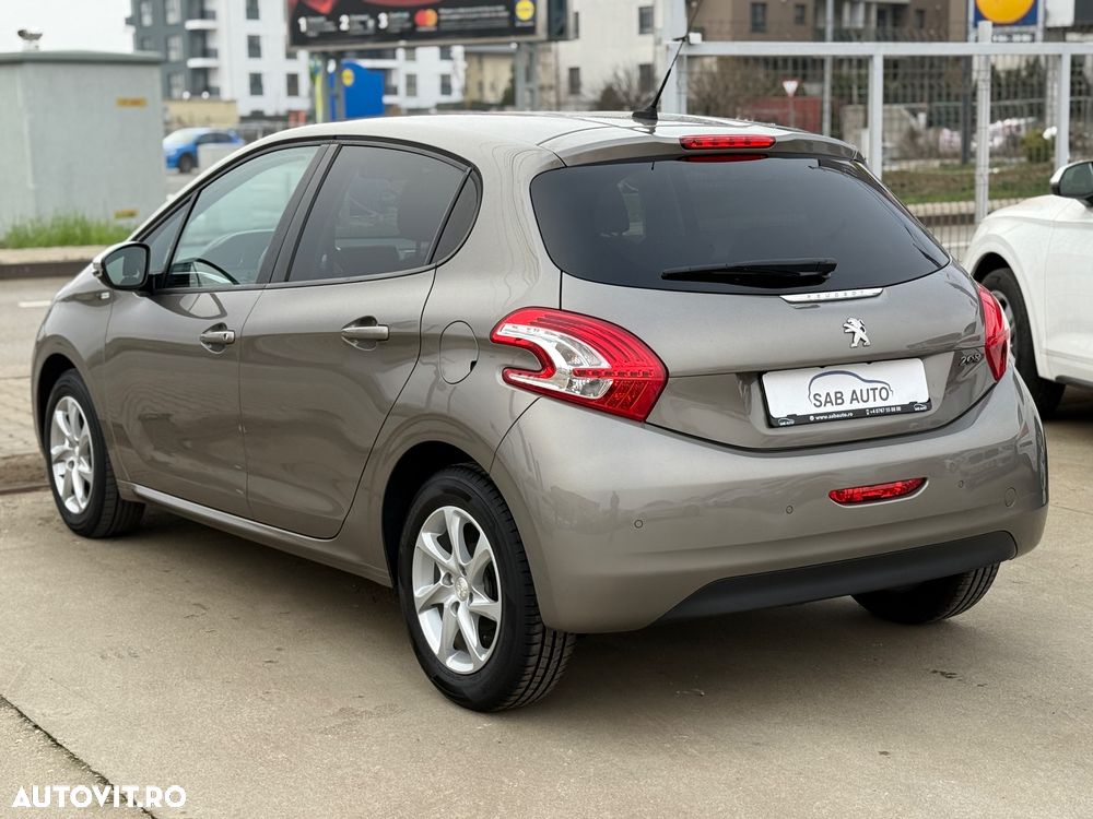 Peugeot 208 82 PureTech Style - 21