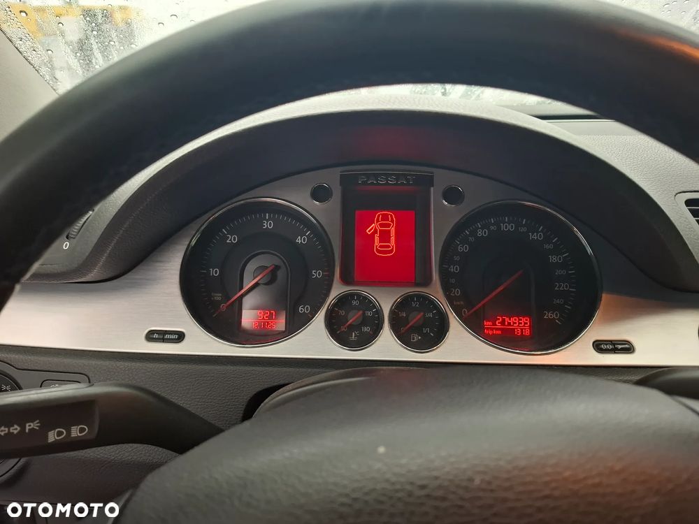 Volkswagen Passat Variant 2.0 TDI Individual - 10