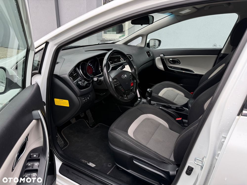 Kia Ceed 1.6 CRDi 136 ISG GT Line - 6