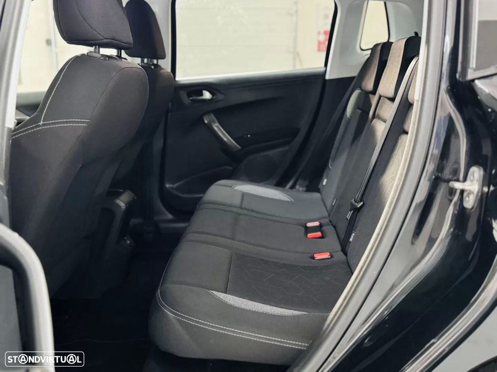 Peugeot 2008 1.6 BlueHDi Style - 43