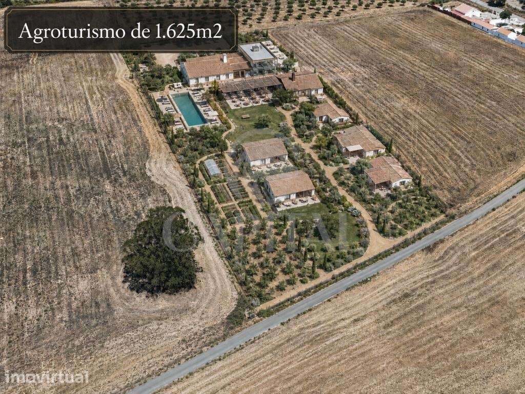 Terreno de 16.250m2 com licença de construção - Grande imagem: 3/20
