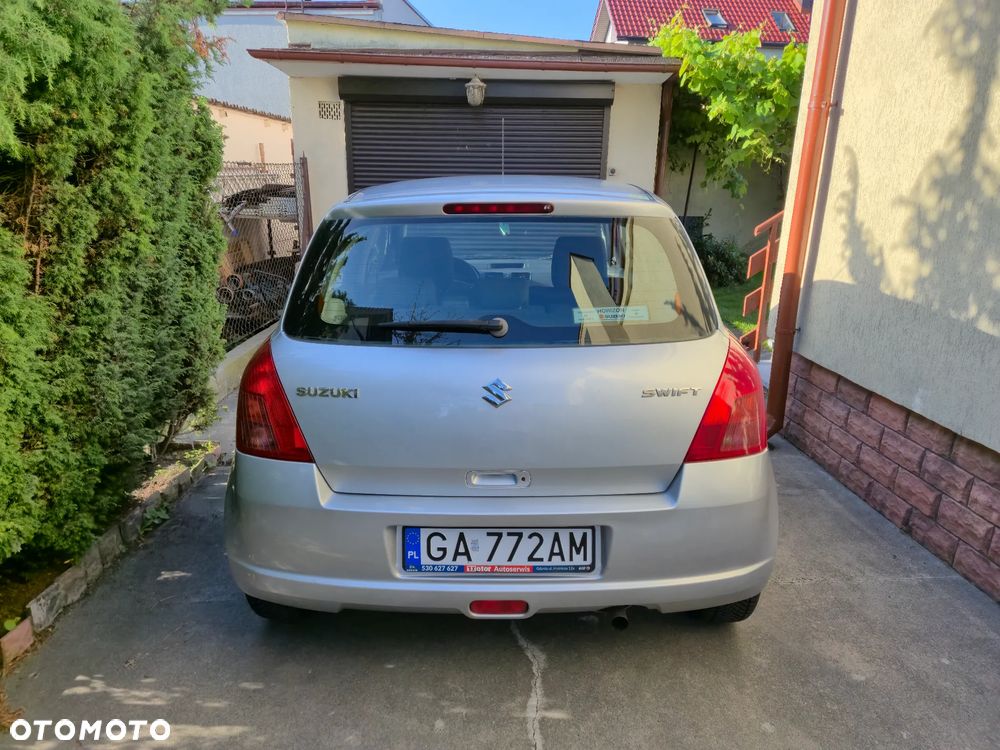 Suzuki Swift - 4