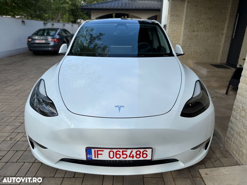 Tesla Model Y Long Range Dual Motor AWD - 6