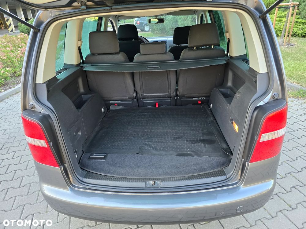 Volkswagen Touran 1.6 FSI - 15