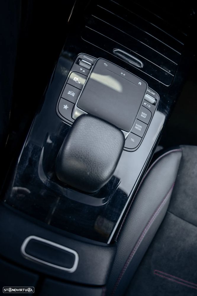Mercedes-Benz A 250 e 8G-DCT AMG Line - 41