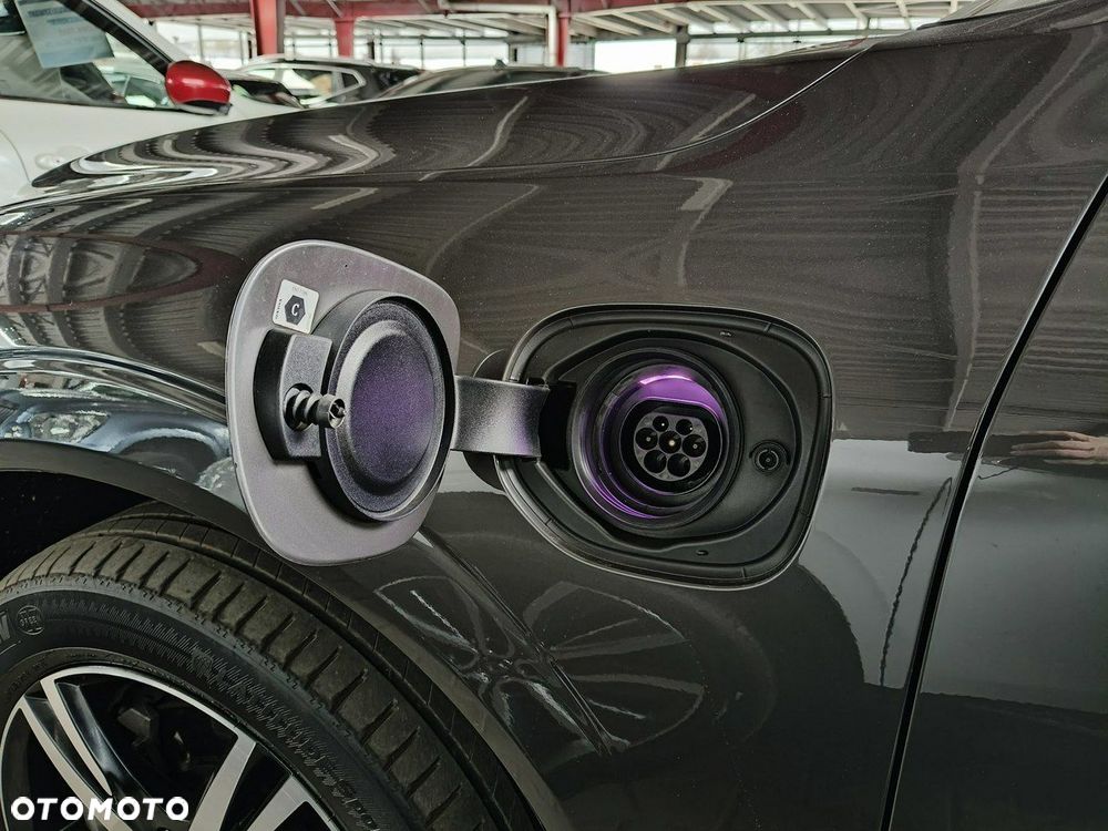 Volvo XC 60 T6 AWD Plug-In Hybrid R-Design - 10