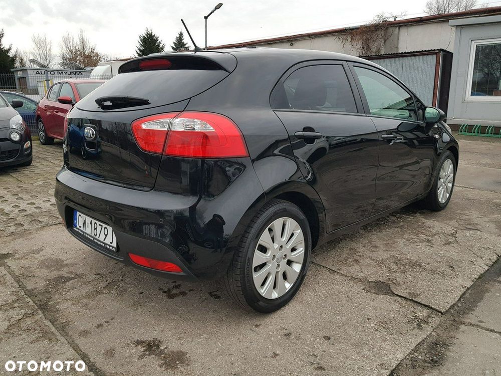 Kia Rio 1.4 Fifa World Cup Edition - 5