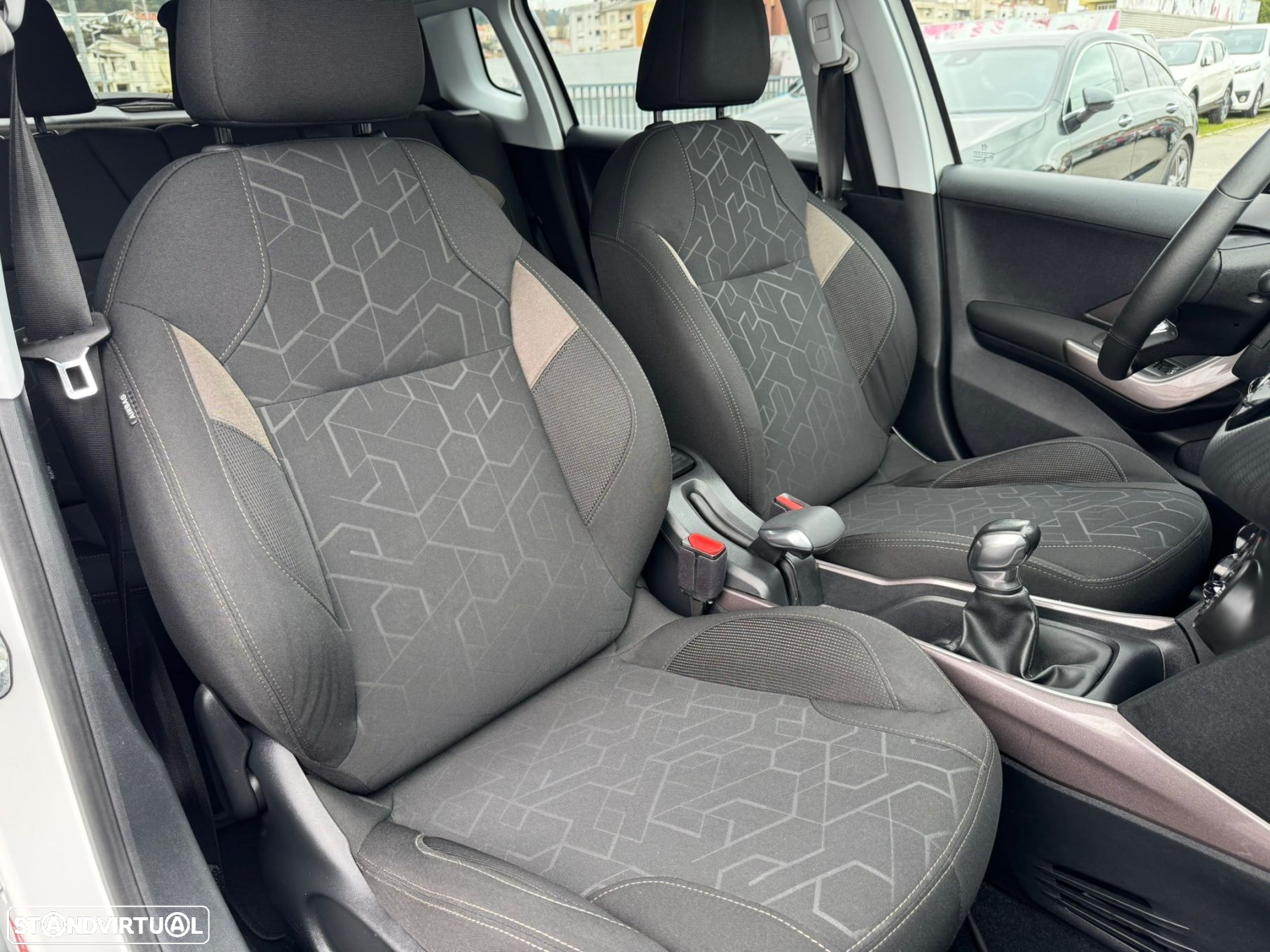 Peugeot 2008 1.2 PureTech Style - 16