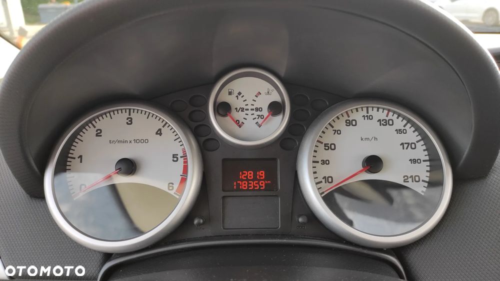 Peugeot 207 1.4 HDi Trendy Euro5 - 8