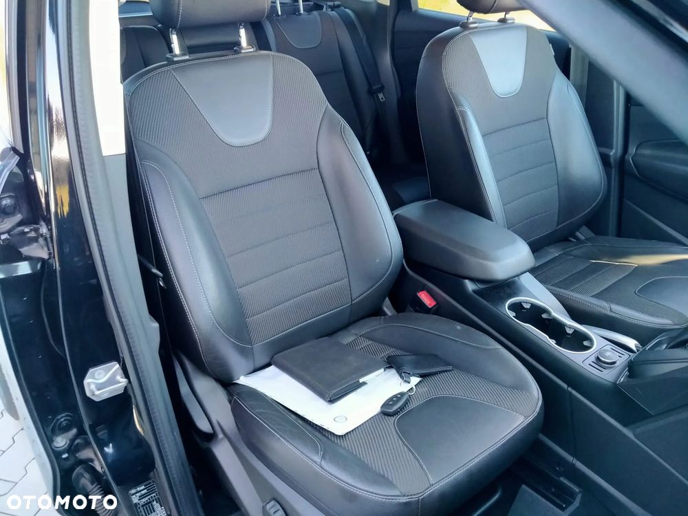 Ford Kuga - 10