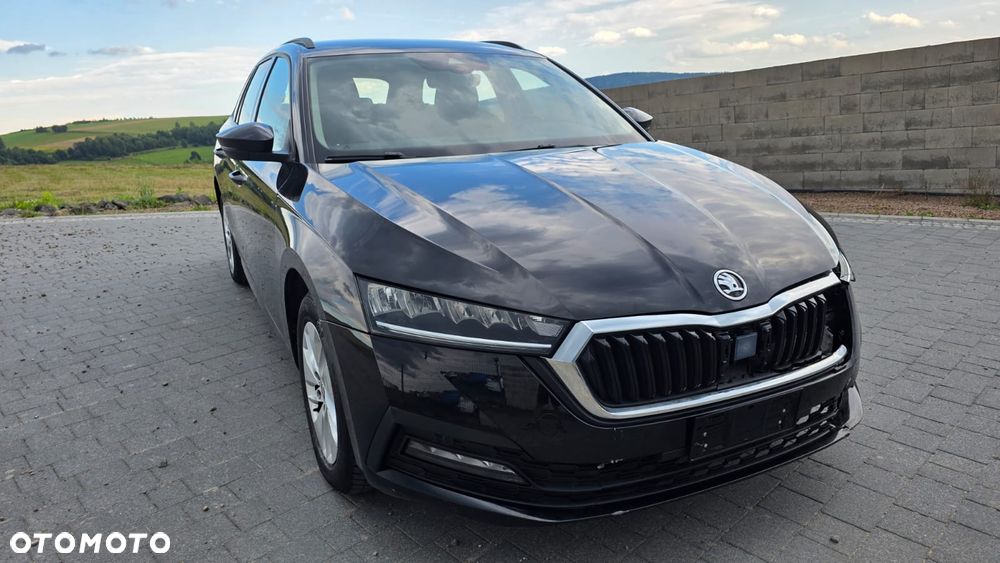 Skoda Octavia 2.0 TDI DSG Ambition - 1