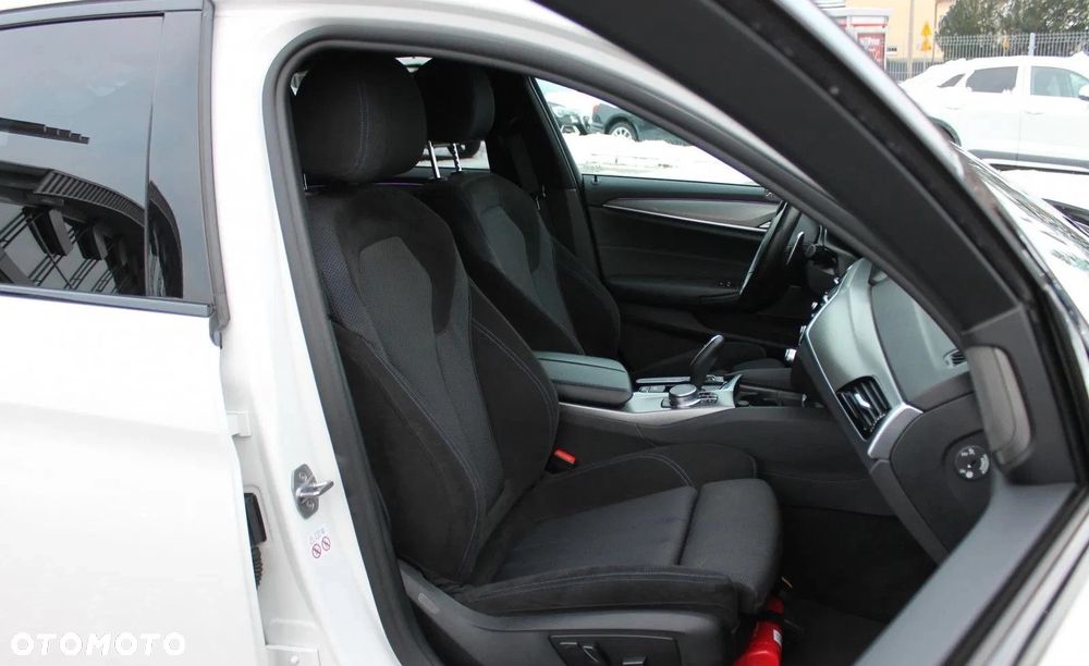 BMW Seria 5 520d xDrive M Sport sport - 11