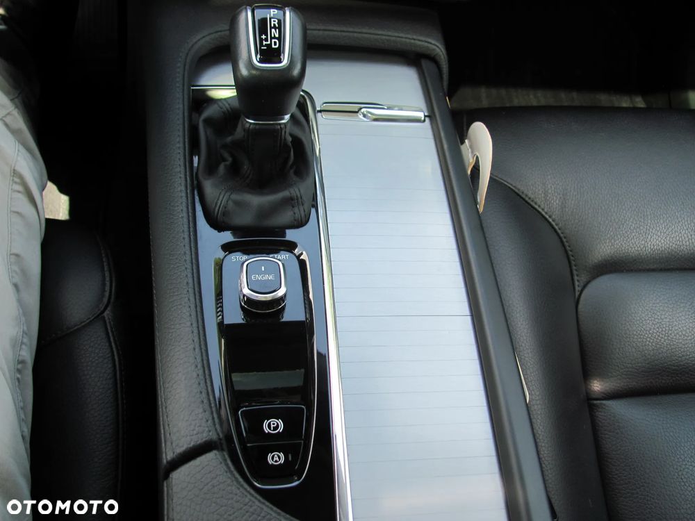 Volvo XC 90 D4 FWD Momentum - 14